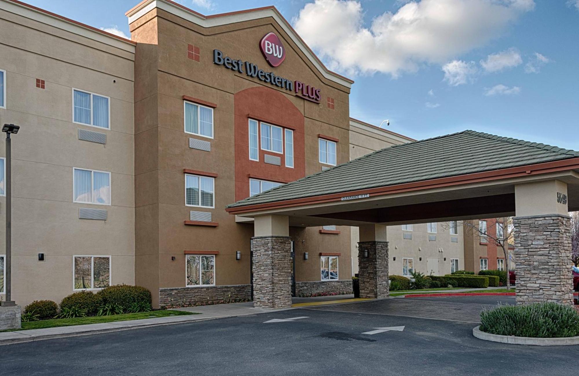 Best Western Plus Delta Inn & Suites Oakley Exterior photo