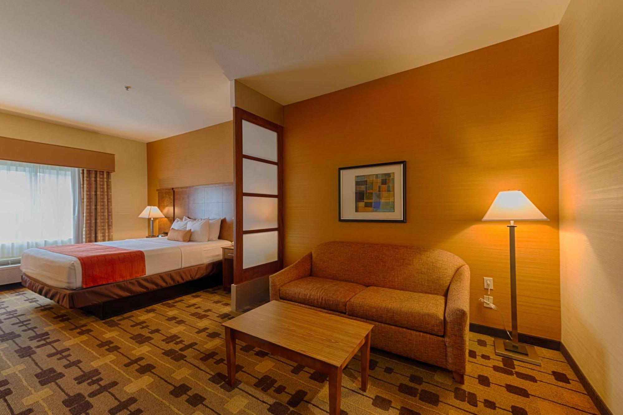 Best Western Plus Delta Inn & Suites Oakley Exterior photo