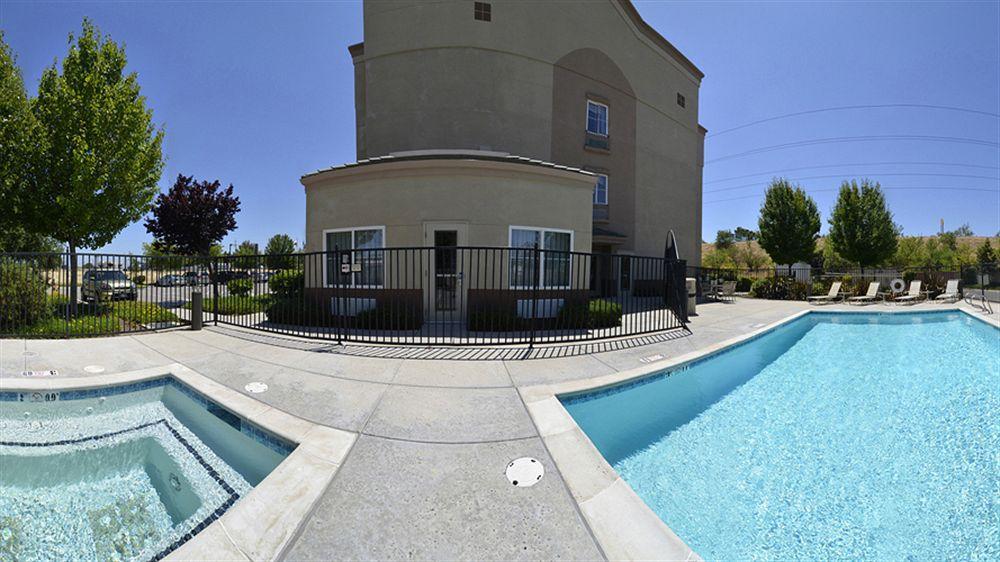 Best Western Plus Delta Inn & Suites Oakley Exterior photo
