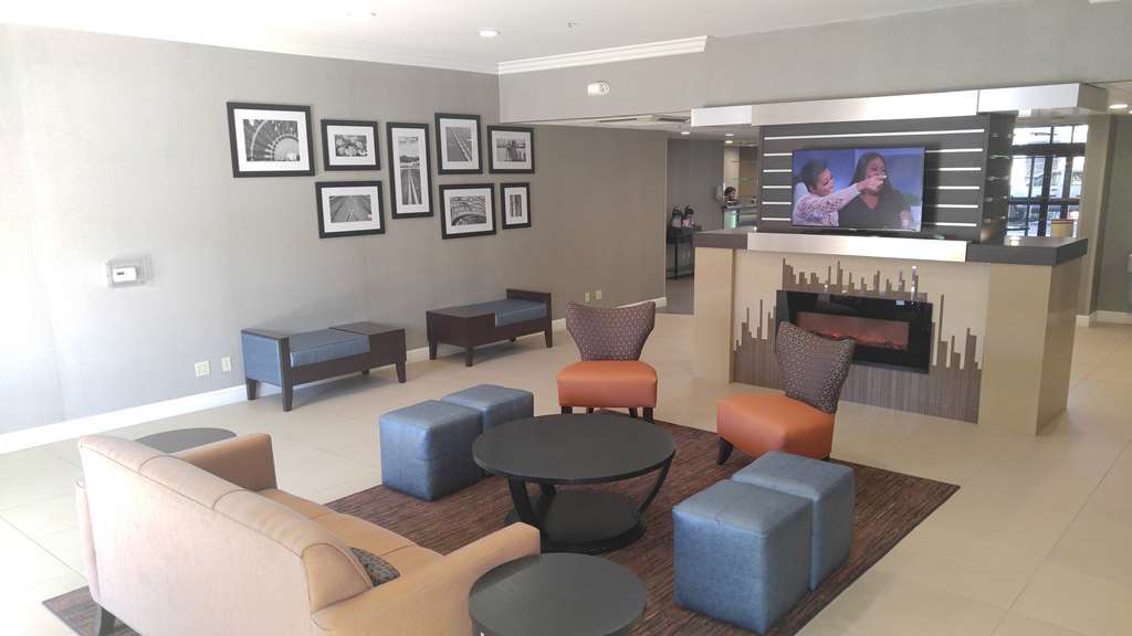 Best Western Plus Delta Inn & Suites Oakley Interior photo