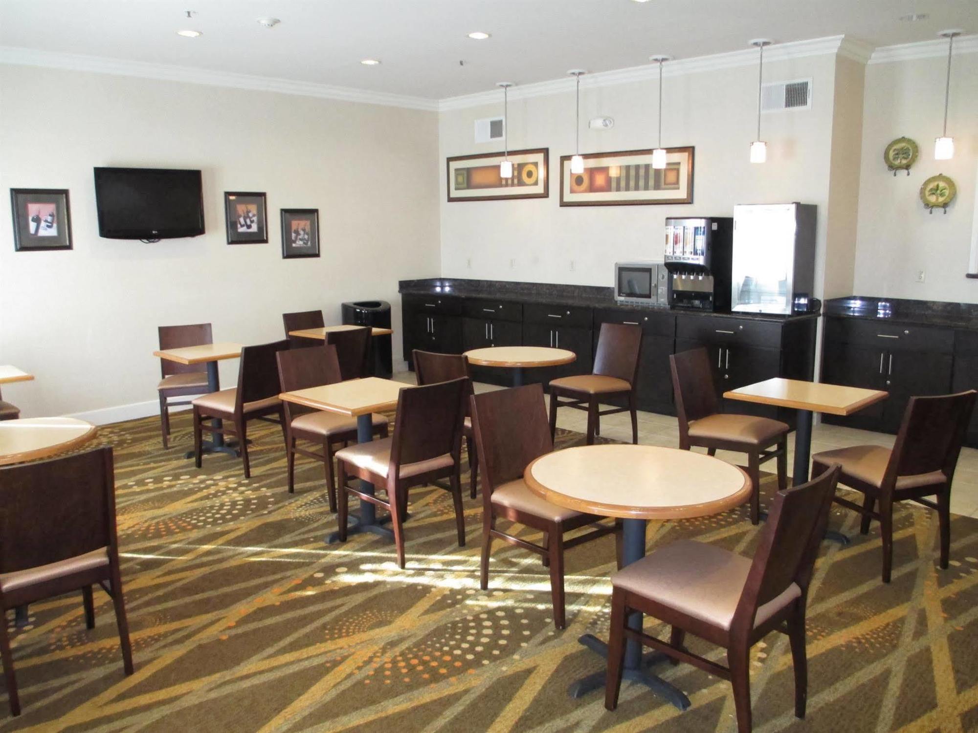 Best Western Plus Delta Inn & Suites Oakley Exterior photo